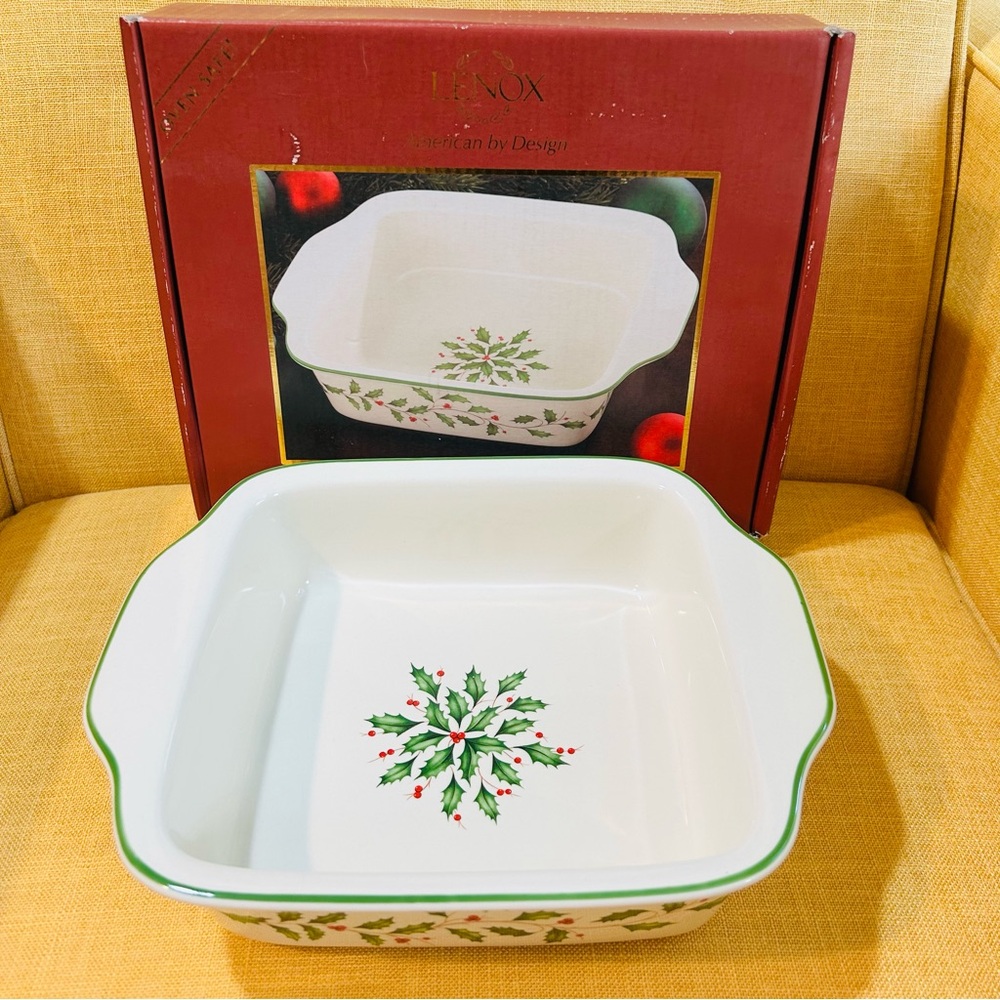 Lenox Holiday Square Baking Dish 10 inch Holly Christmas red green white